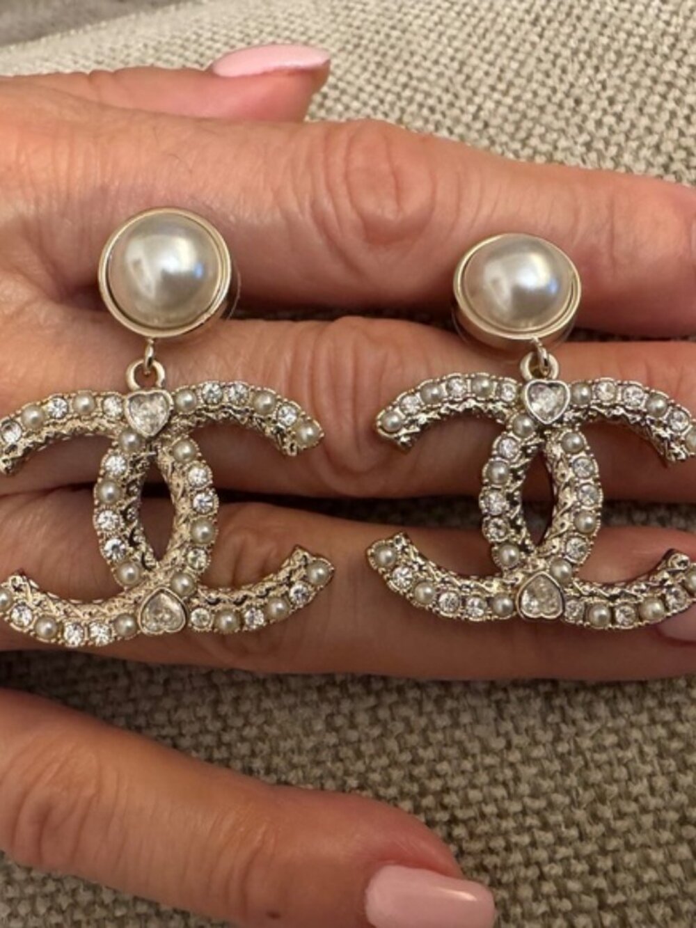 Brand New Classic Chanel CC Logo Crystal Embellished Pearl Dropped Earrings